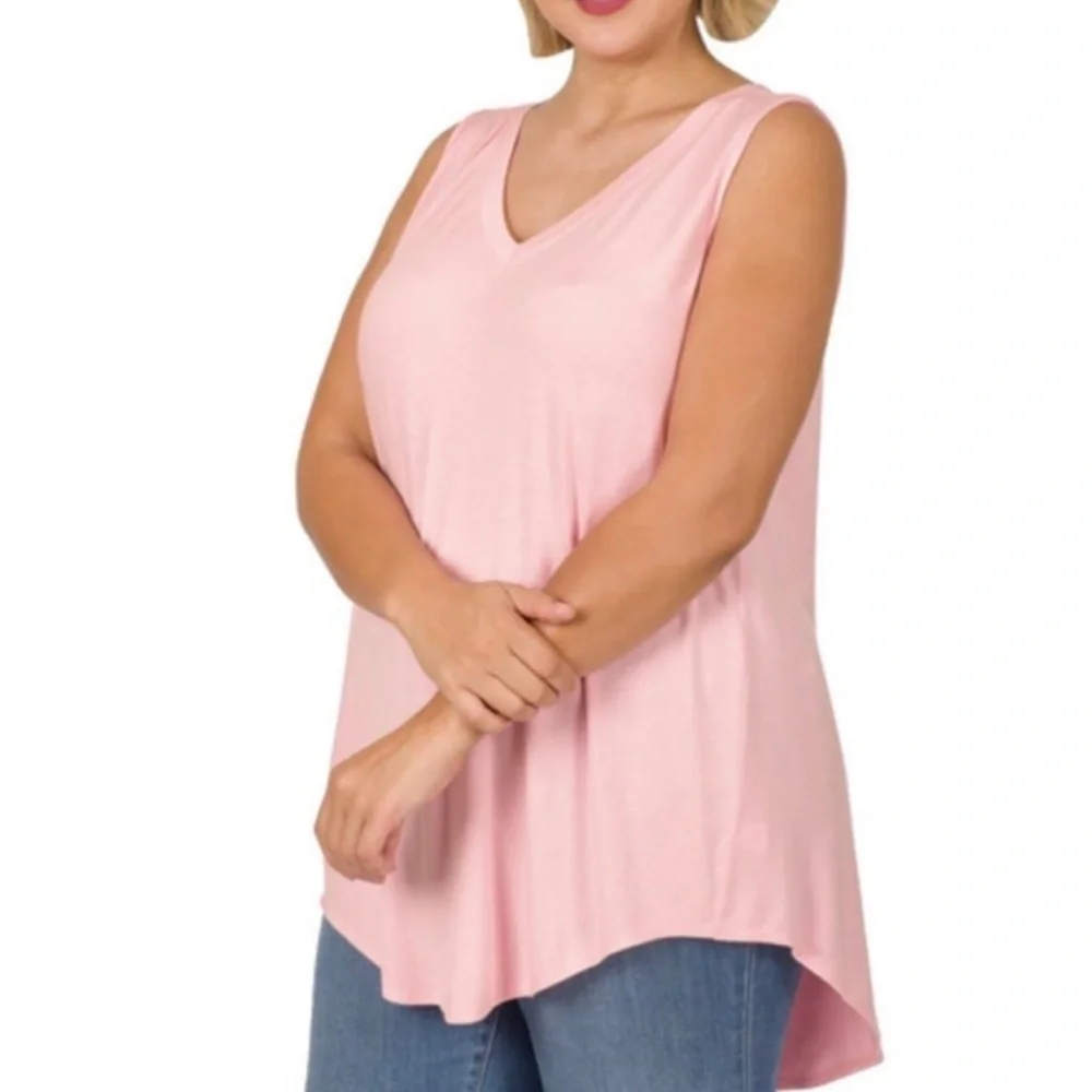 ZENANA
Sleeveless V-neck Hi-Low Hem Tank Top - Picture 11 of 12